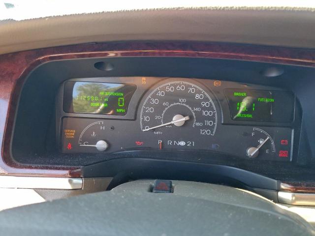 Lincoln Towncar Signature Image 11