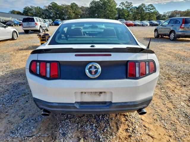 Ford Mustang Image 4