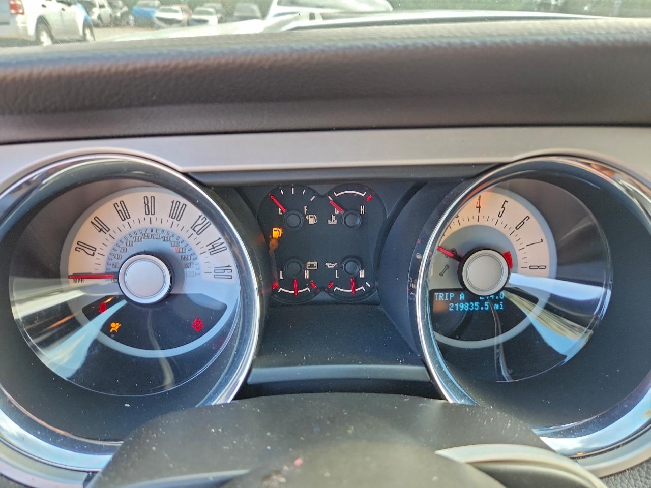 Ford Mustang Image 8