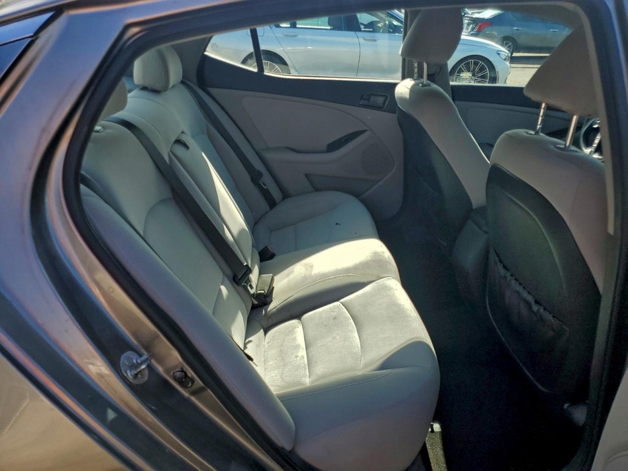 Kia Optima Lx Image 12