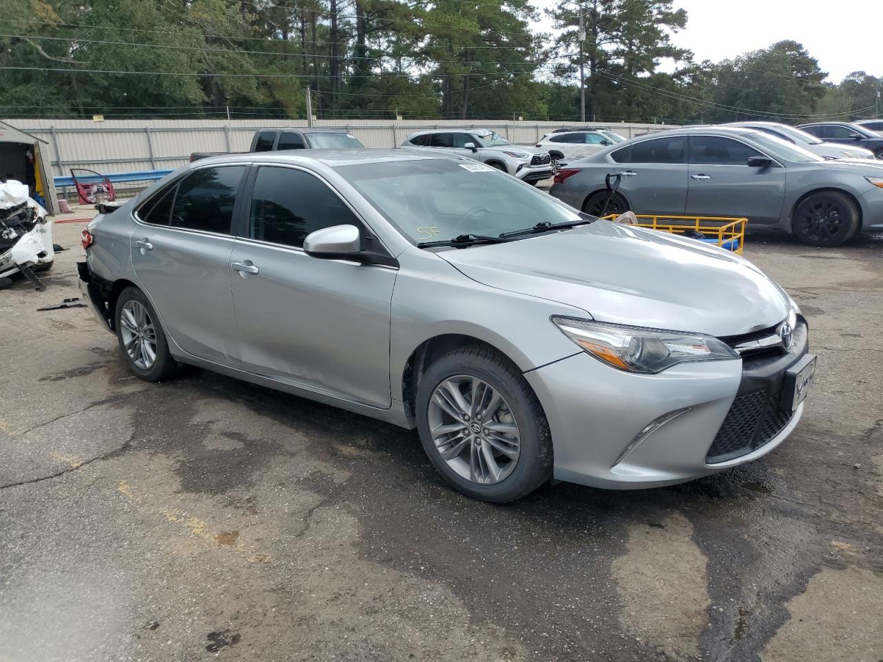 Toyota Camry Le Image 4