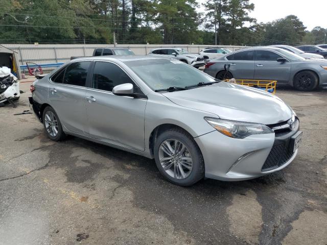 Toyota Camry Le Image 4