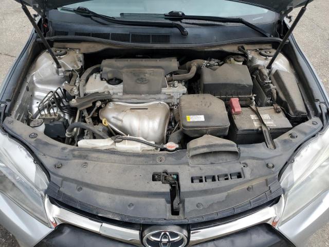 Toyota Camry Le Image 8