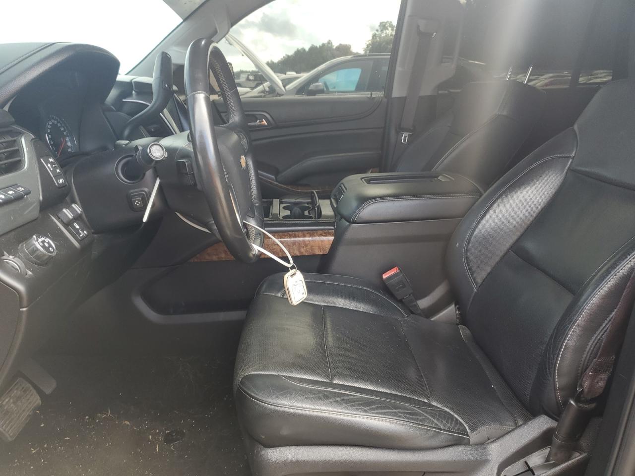 Chevrolet Tahoe C1500 Ltz Image 7