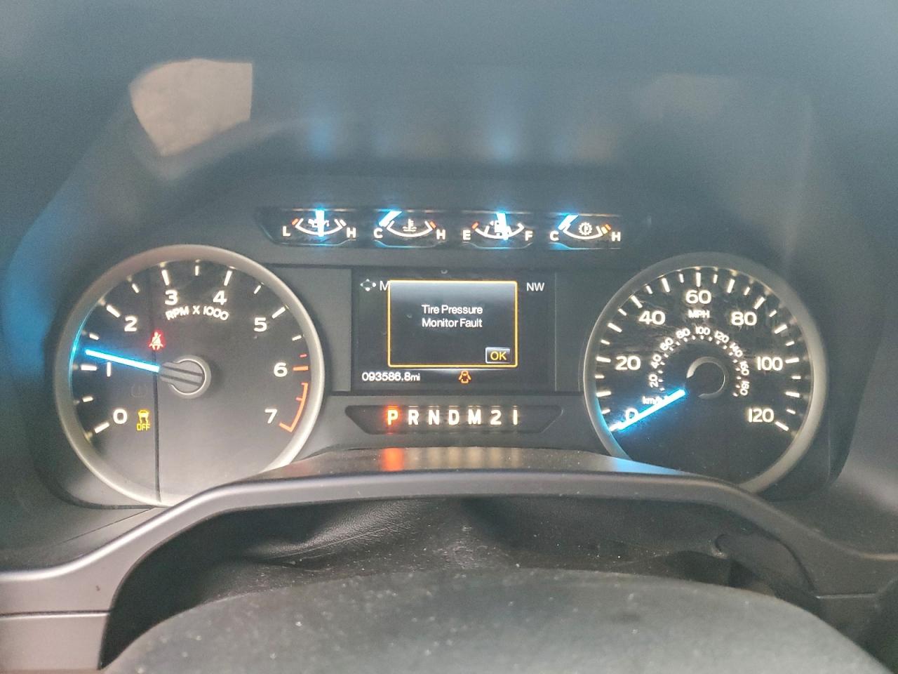 Ford F-150 Supercrew Image 12