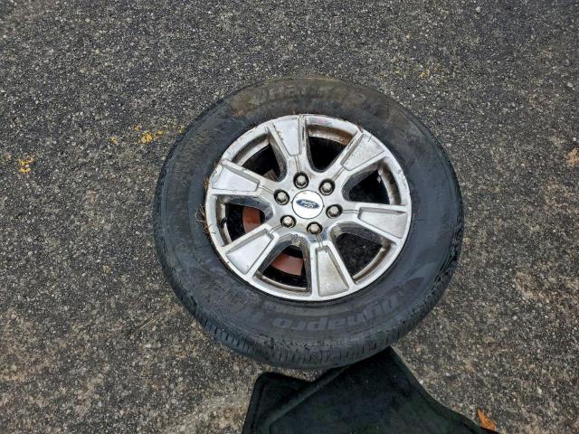 Ford F-150 Supercrew Image 8