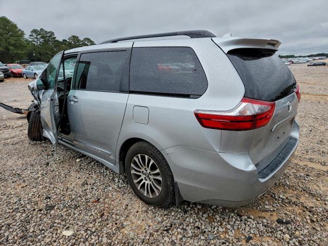 Toyota Sienna Xle Image 14