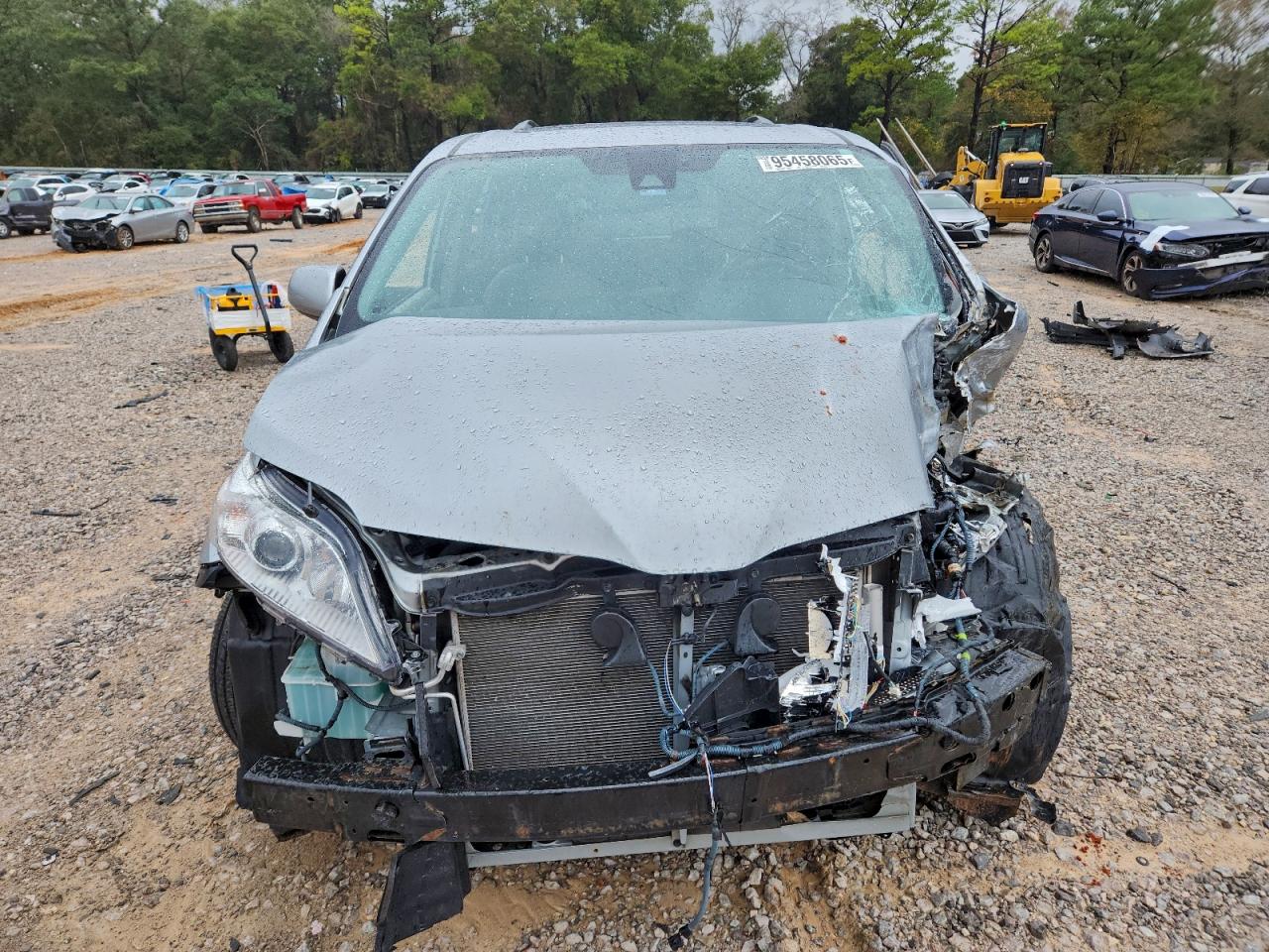 Toyota Sienna Xle Image 2