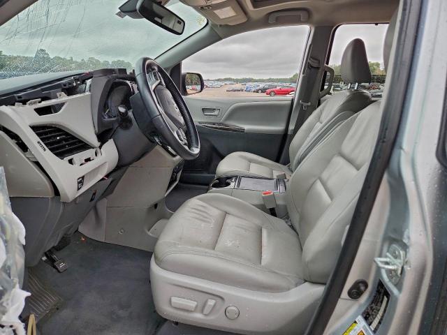 Toyota Sienna Xle Image 4