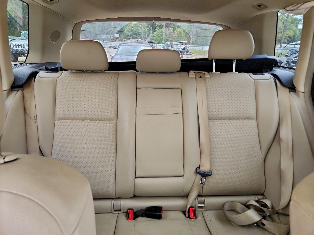 Mercedes-Benz GLK 350 Image 7