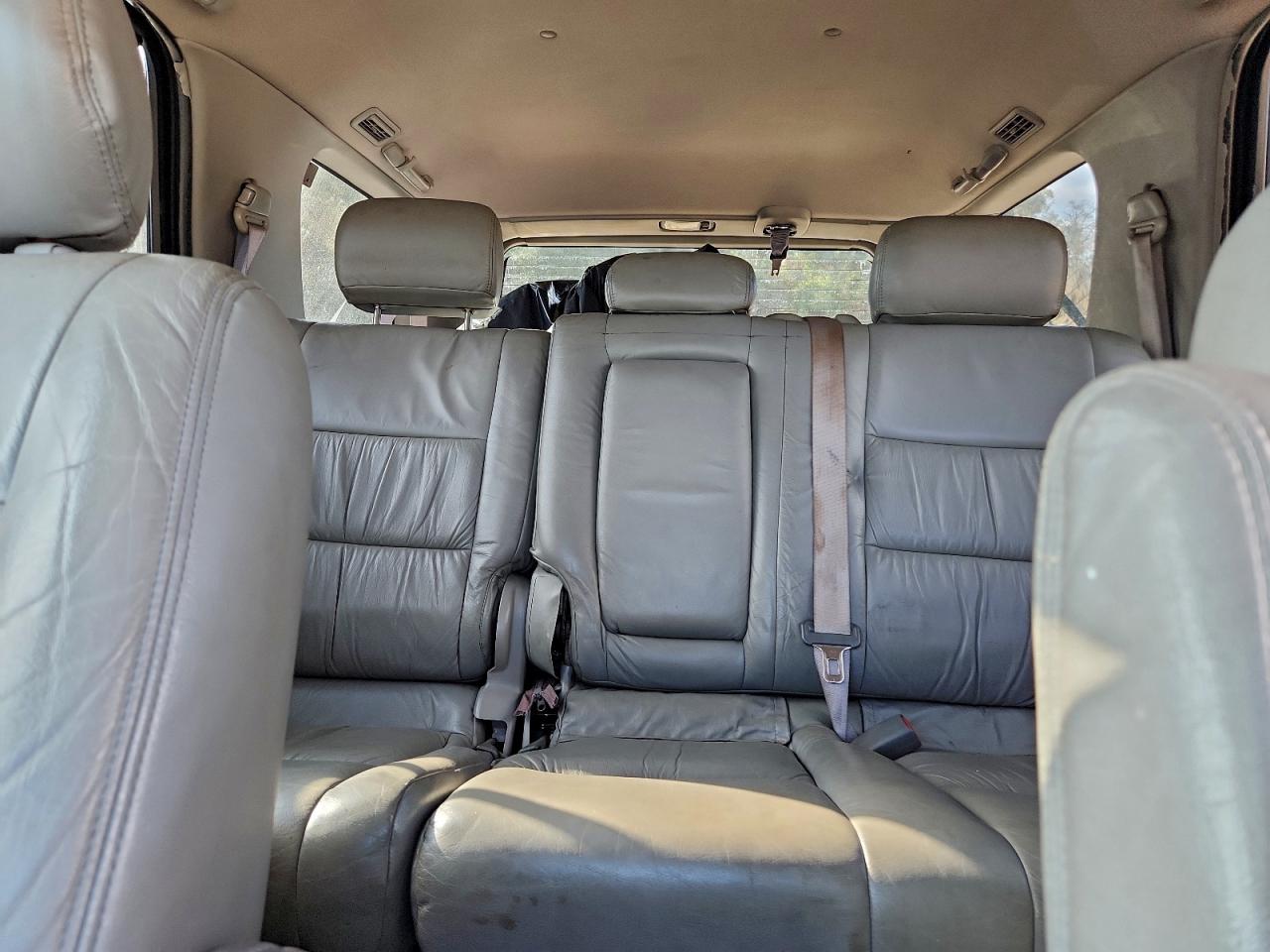 Toyota Sequoia Sr5 Image 9