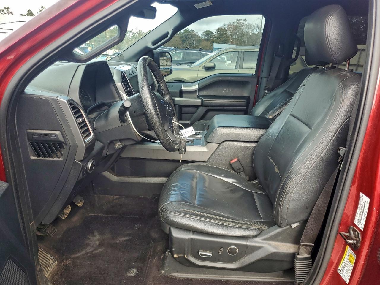 Ford F-150 Supercrew Image 11