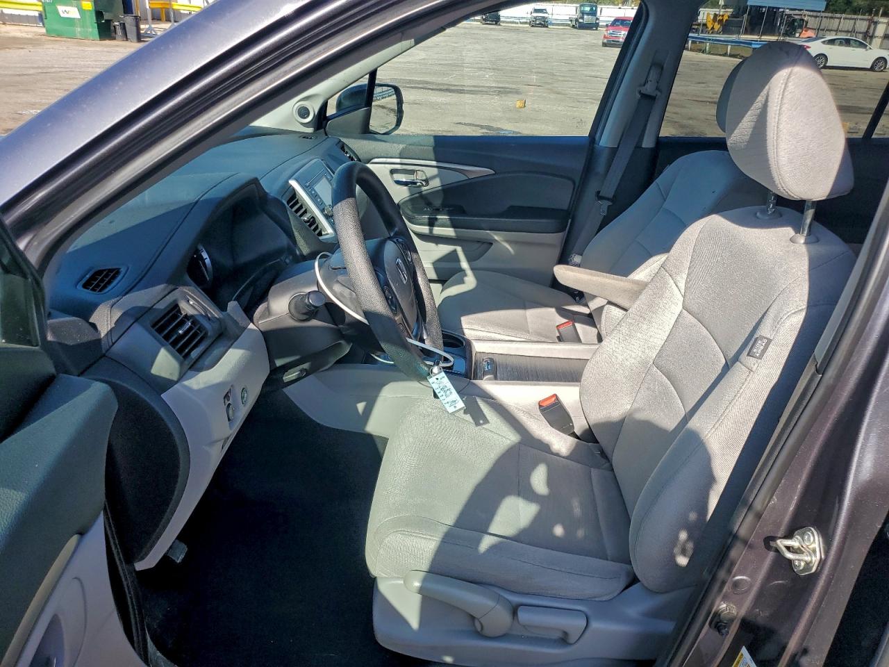 Honda Pilot Lx Image 4