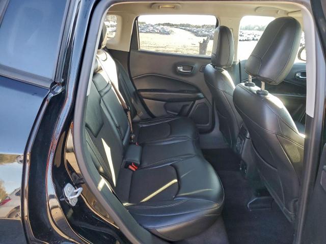 Jeep Compass Latitude Image 4