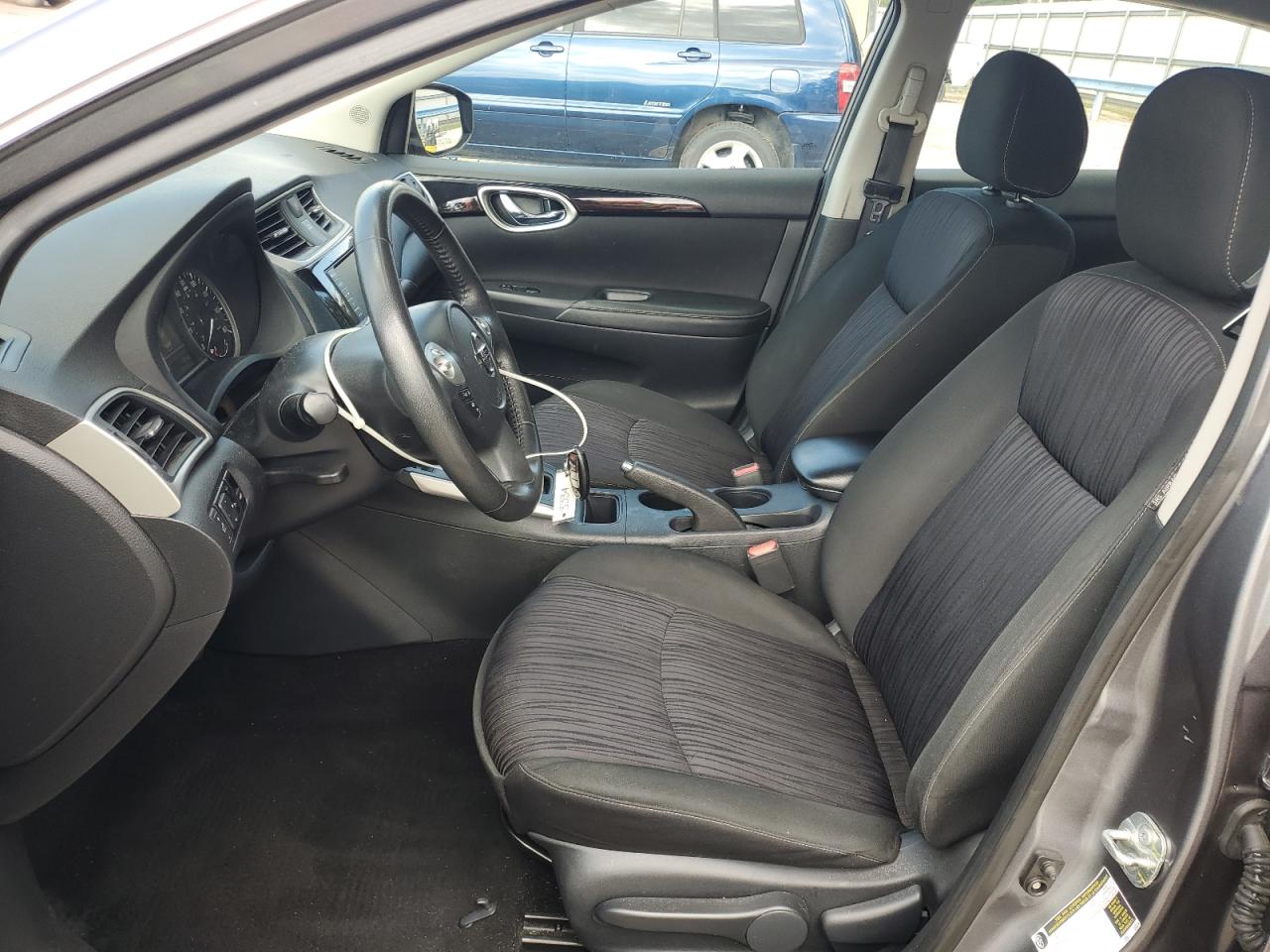 Nissan Sentra S Image 6