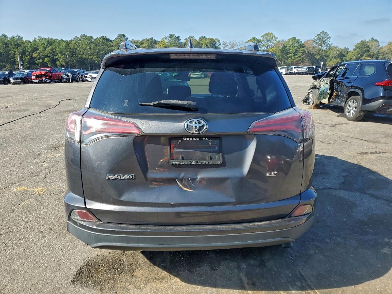 Toyota RAV4 Le Image 10