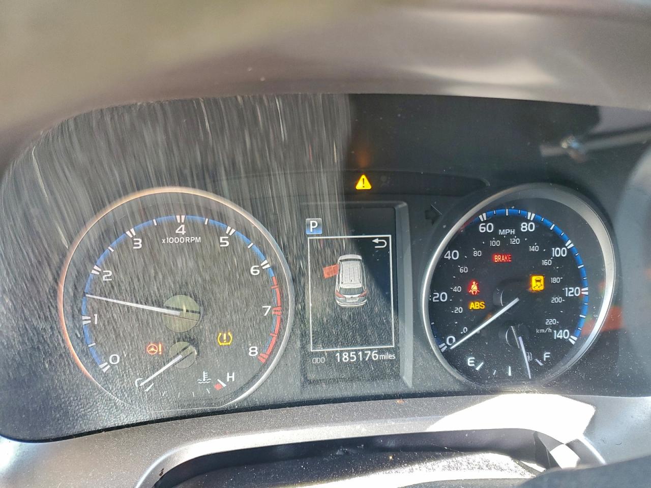 Toyota RAV4 Le Image 12