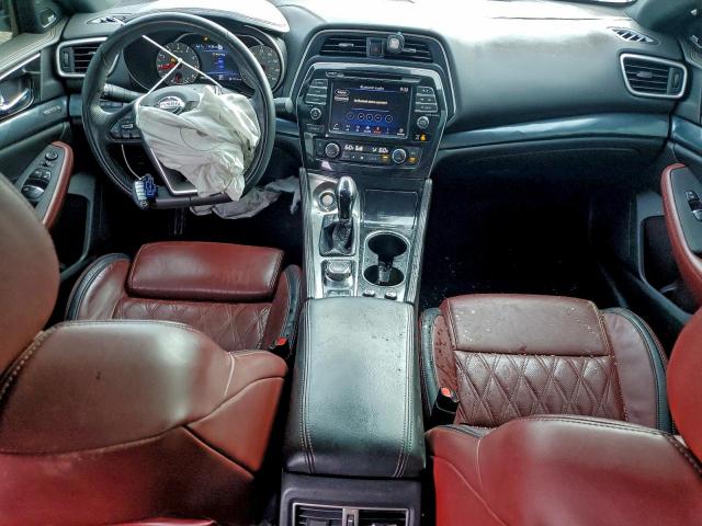 Nissan Maxima Platinum Image 10