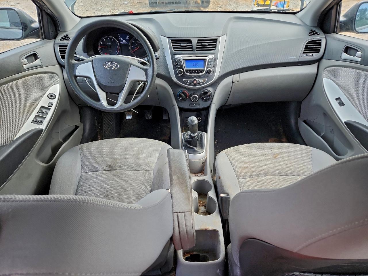 Hyundai ACCENT Gls Image 6
