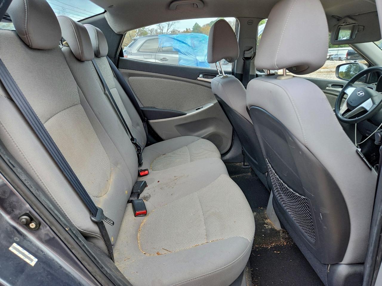 Hyundai ACCENT Gls Image 12