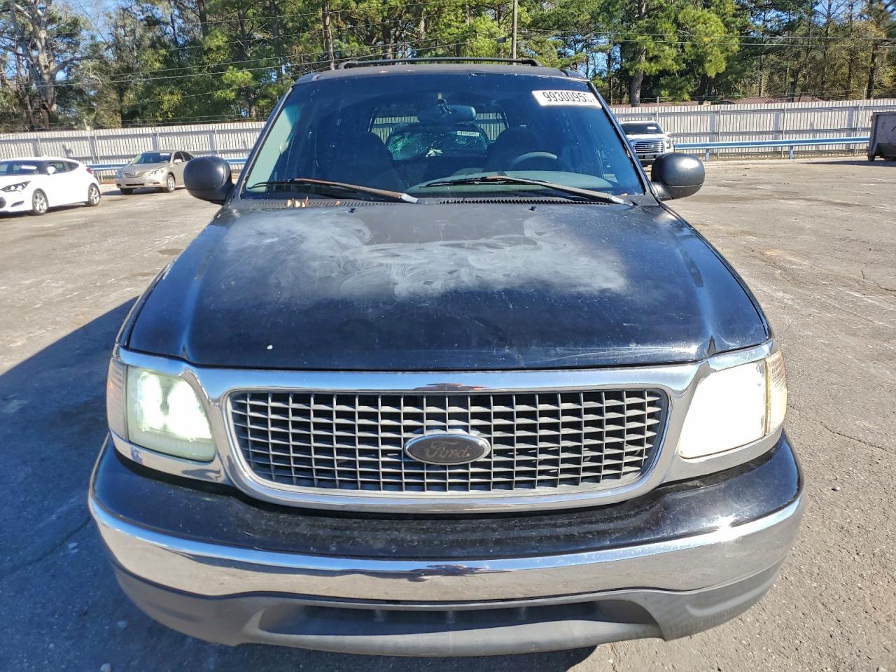 Ford Expedition Xlt Image 2