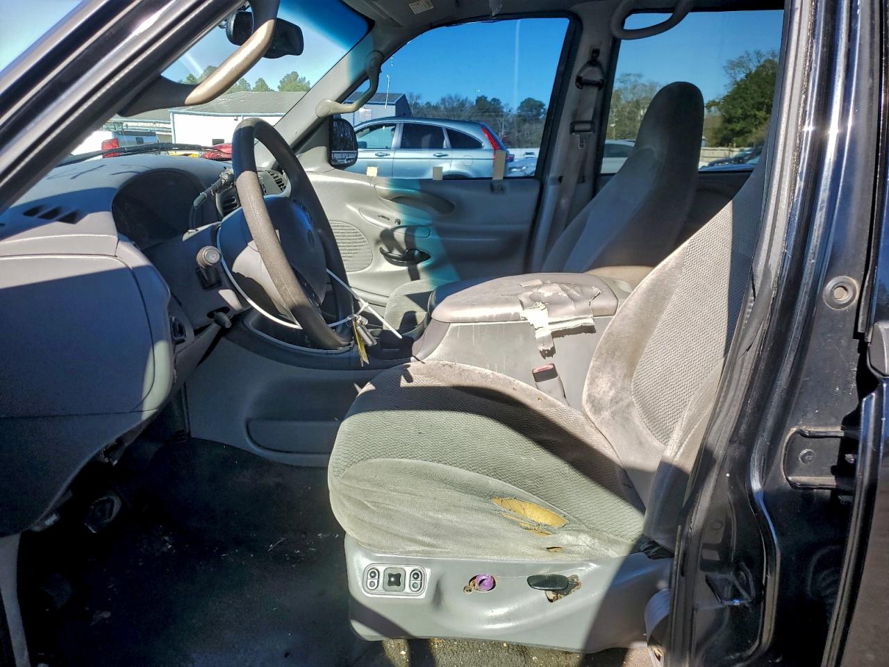 Ford Expedition Xlt Image 8