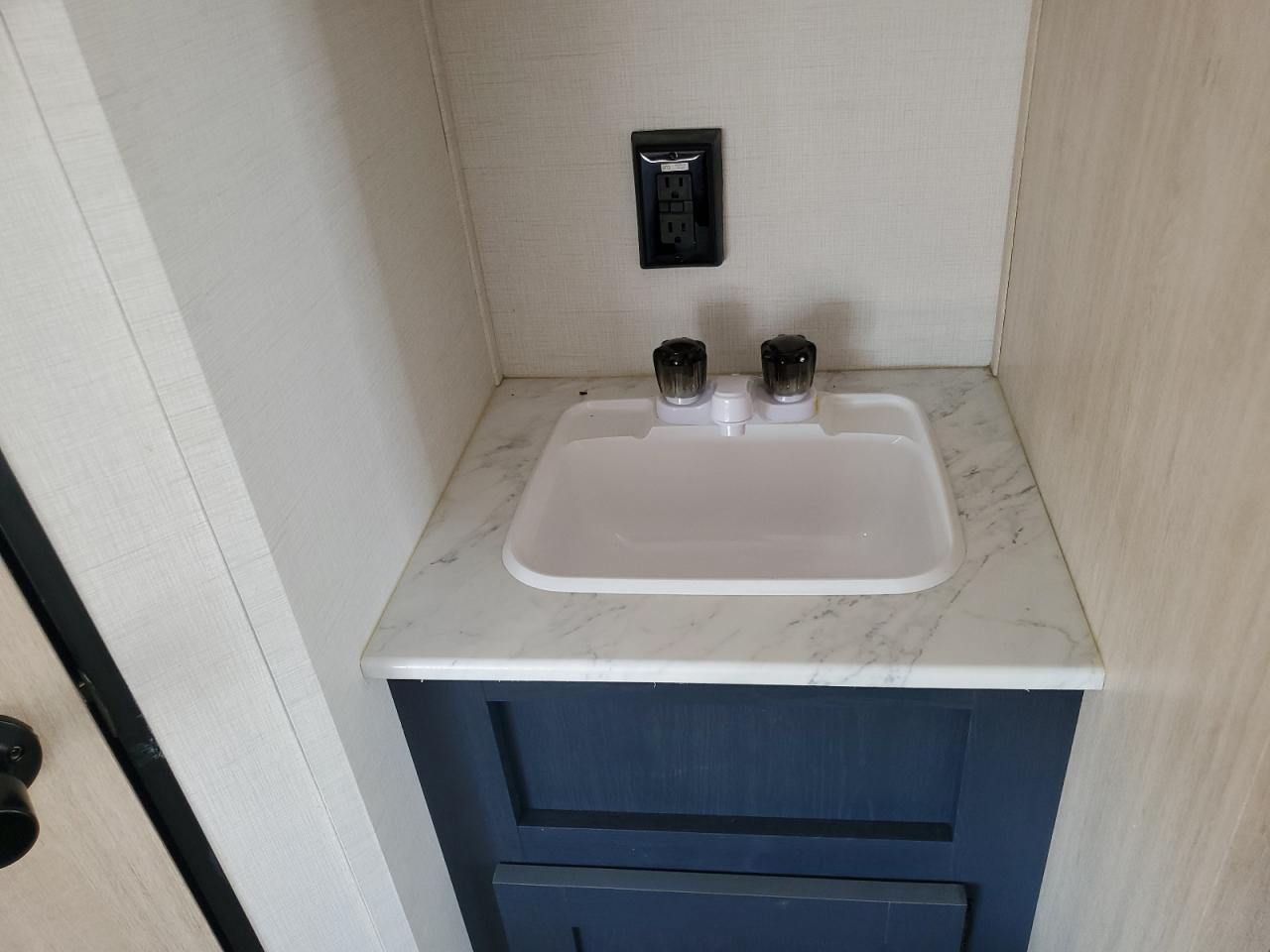 Fvav Avenger Image 8