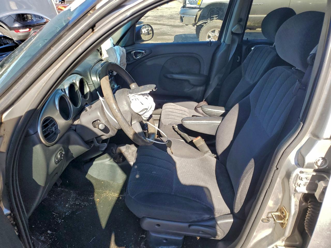 Chrysler PT Cruiser Touring Image 4