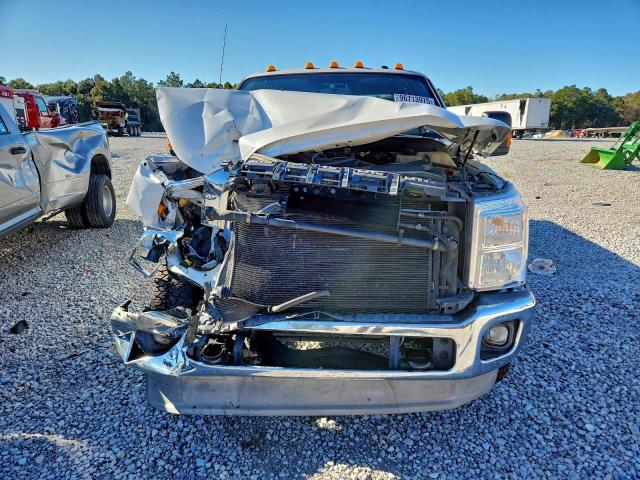 Ford F-350 Super Duty Image 3