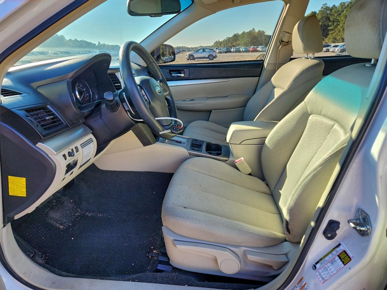 Subaru Outback 2.5i Image 12