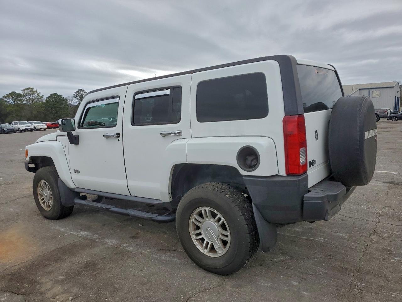 HUMMER H3 Image 10