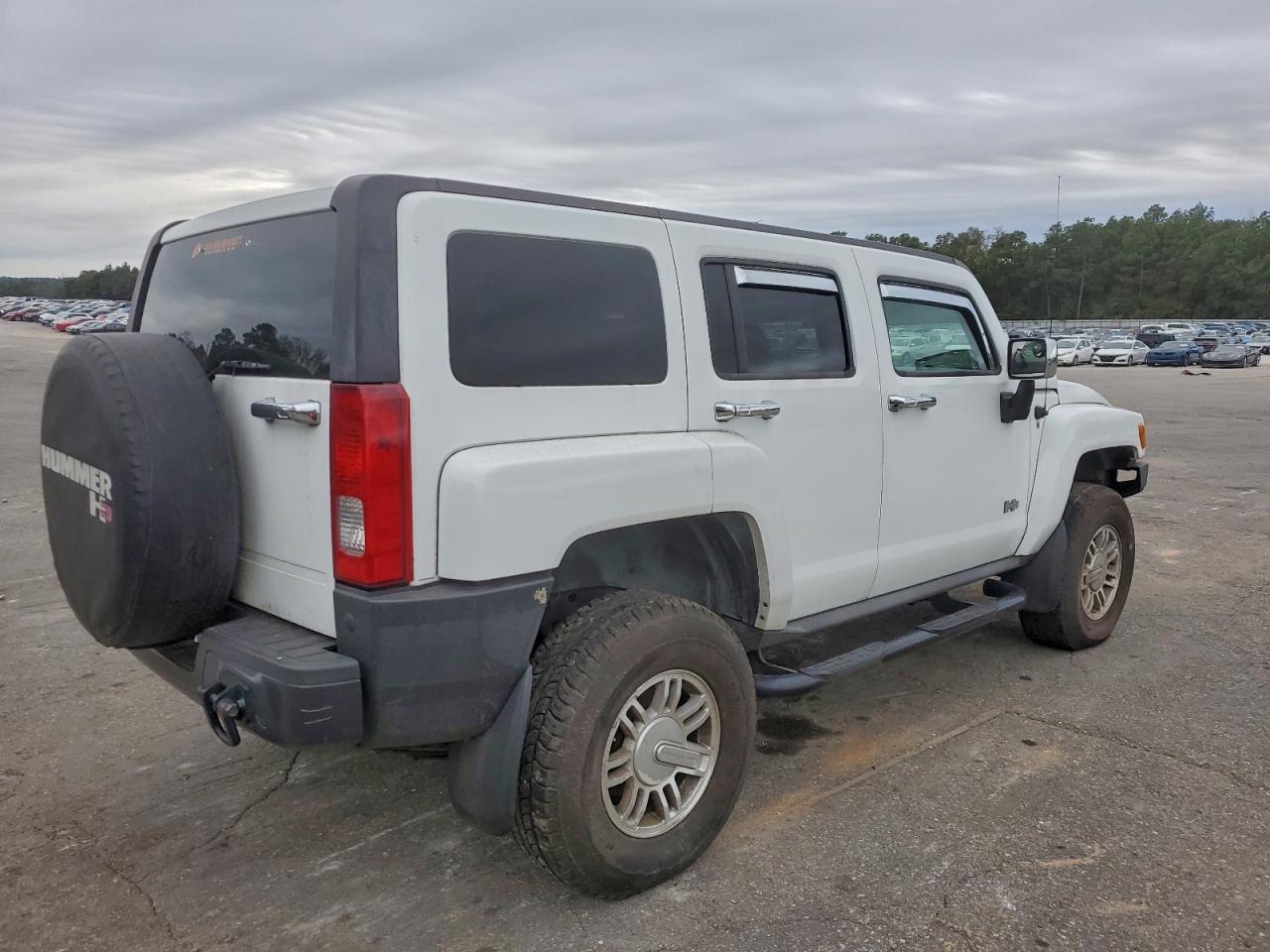 HUMMER H3 Image 12