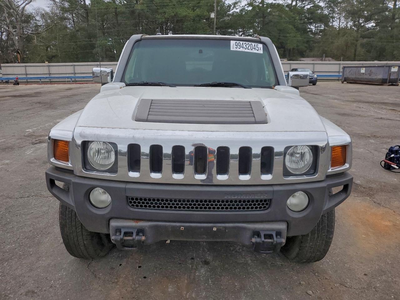 HUMMER H3 Image 3