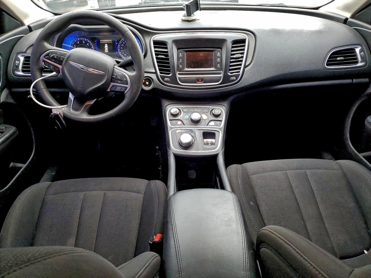 Chrysler 200 Limited Image 9