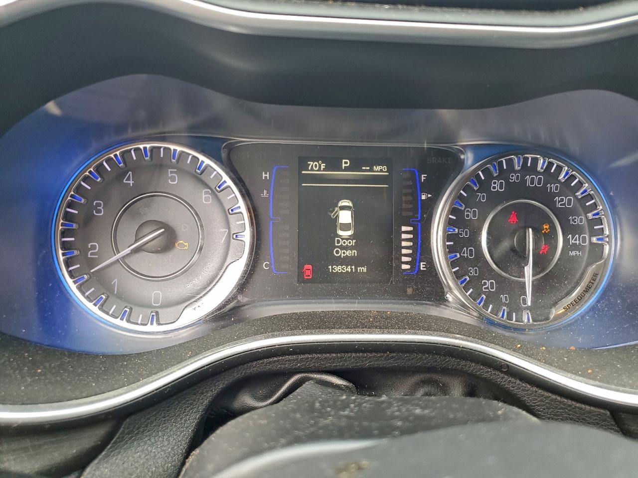 Chrysler 200 Limited Image 5