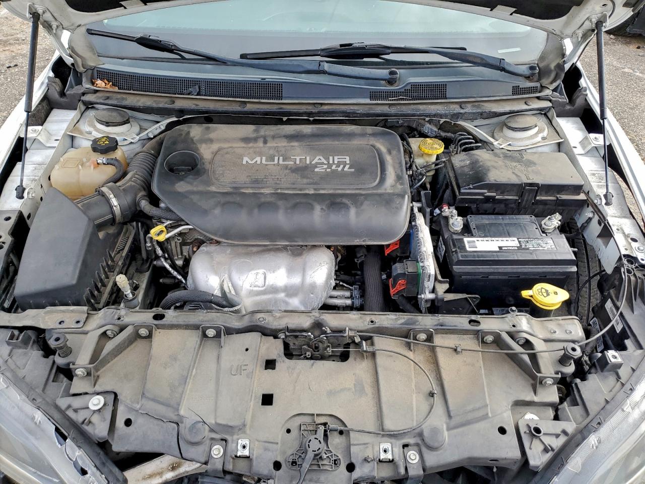 Chrysler 200 Limited Image 13