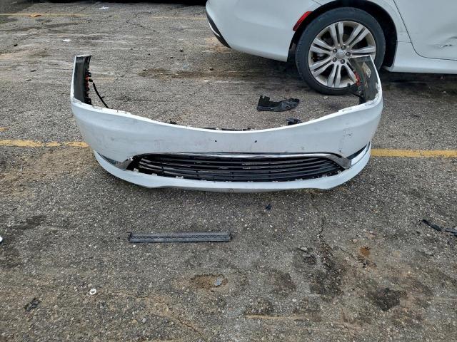 Chrysler 200 Limited Image 12