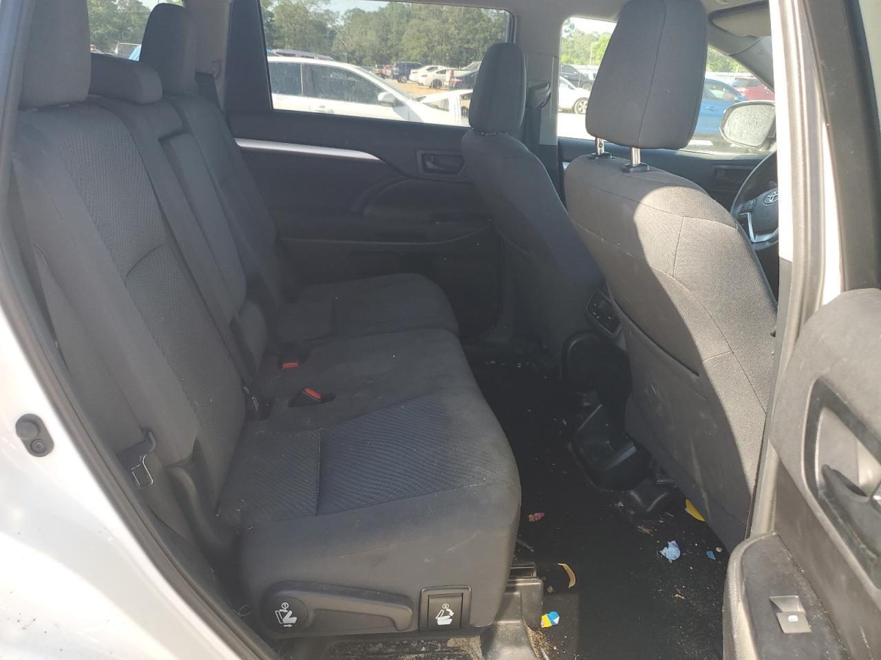 Toyota Highlander Le Image 11