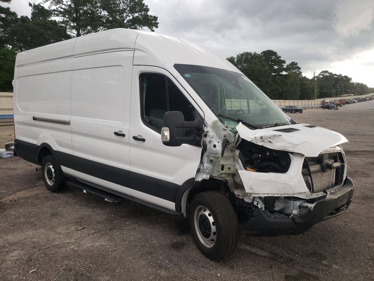 Ford Transit T-250 Image 3