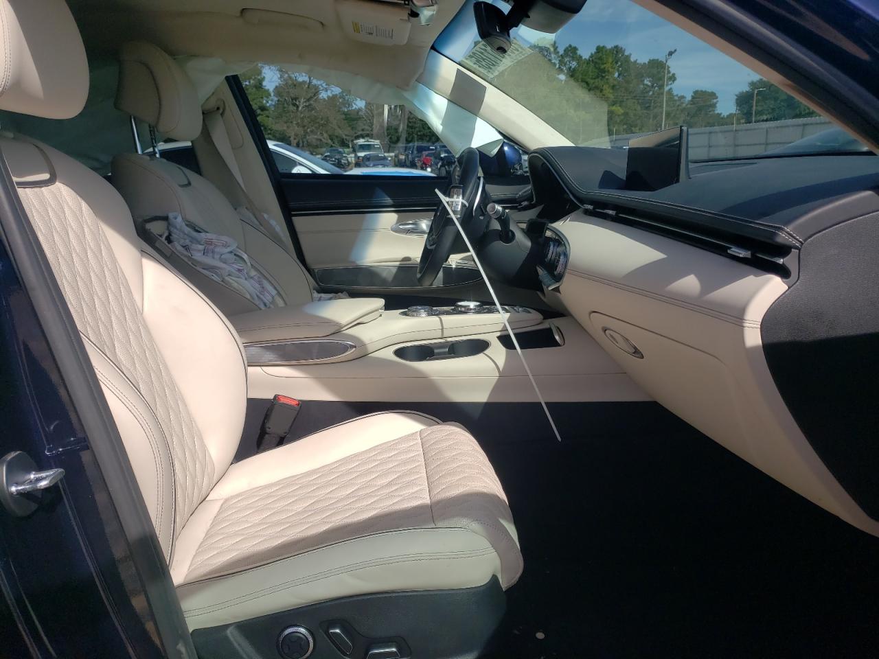 Genesis Gv70 Base Base Image 9