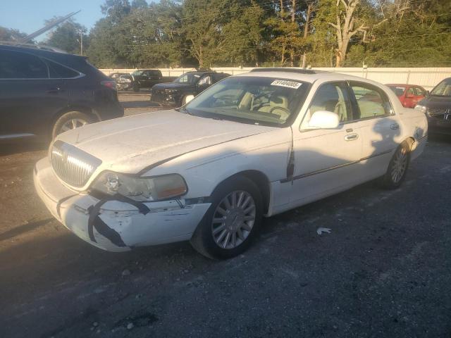  Salvage Lincoln Towncar