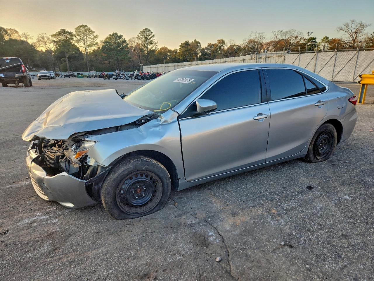 Toyota Camry Le Image 1