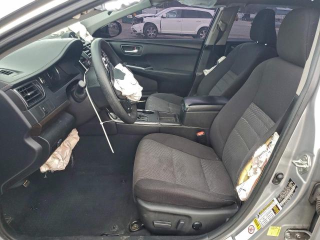 Toyota Camry Le Image 3