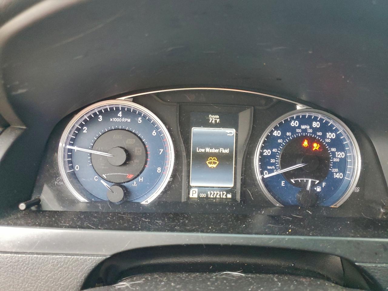 Toyota Camry Le Image 6