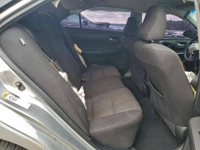 Toyota Camry Le Image 4