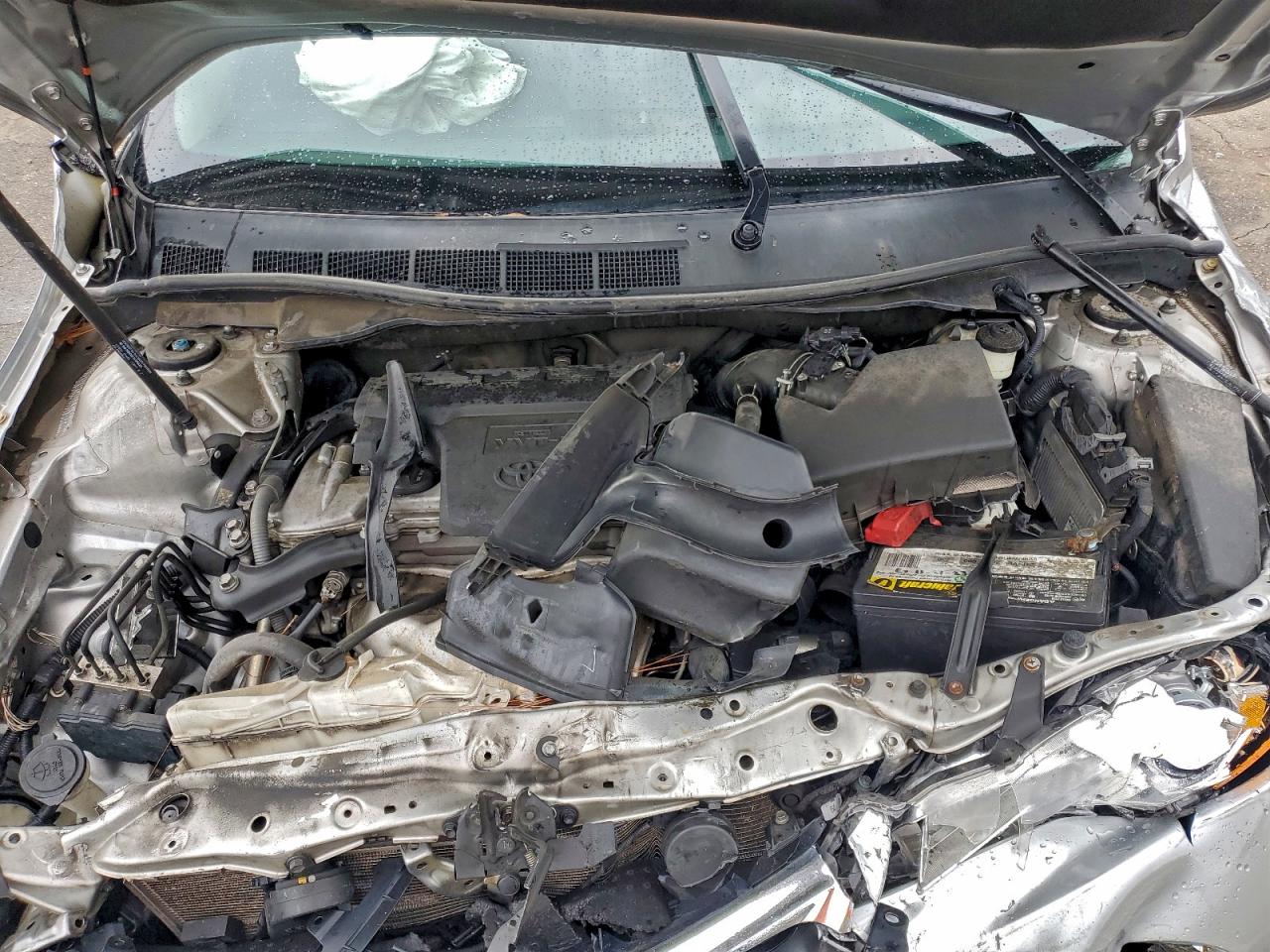 Toyota Camry Le Image 10