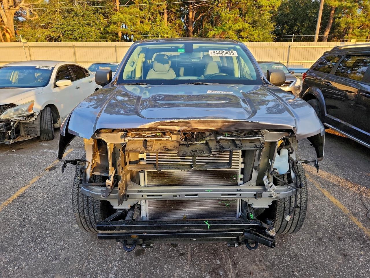 GMC Canyon Elevation Image 11