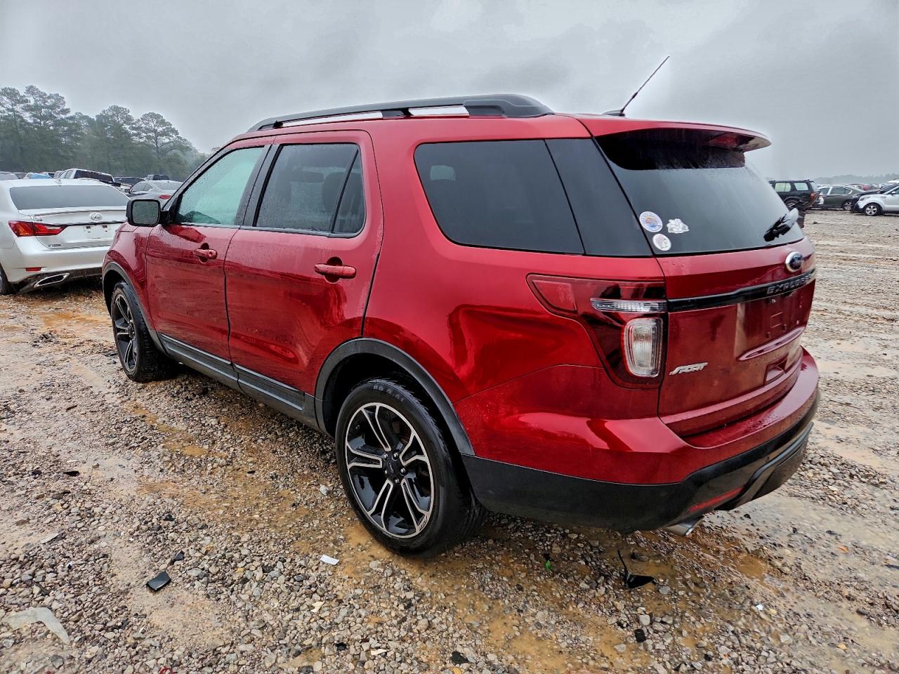 Ford Explorer Sport Image 10