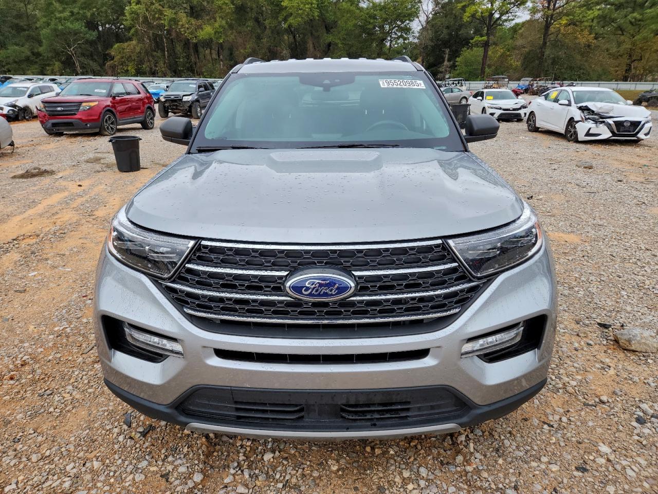 Ford Explorer Xlt Image 3