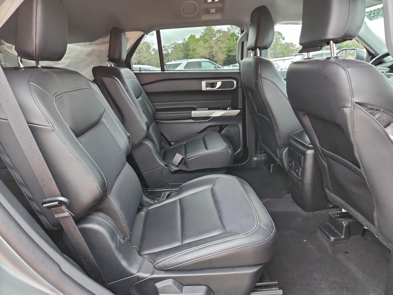 Ford Explorer Xlt Image 11